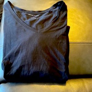 Gently used Universal Standard L Black V REX short sleeve shirt